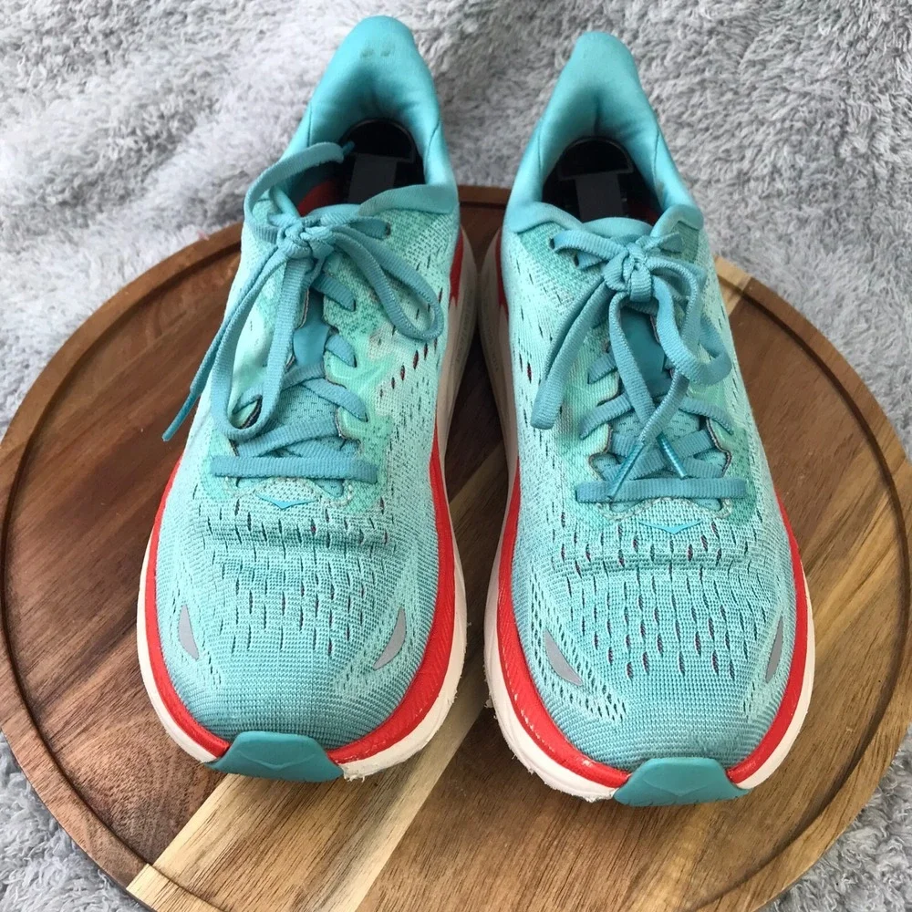 Hoka One One has couple